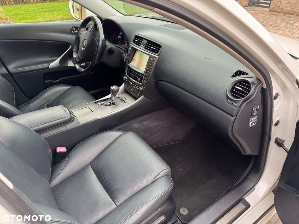 Lexus IS 250 Sport - 29