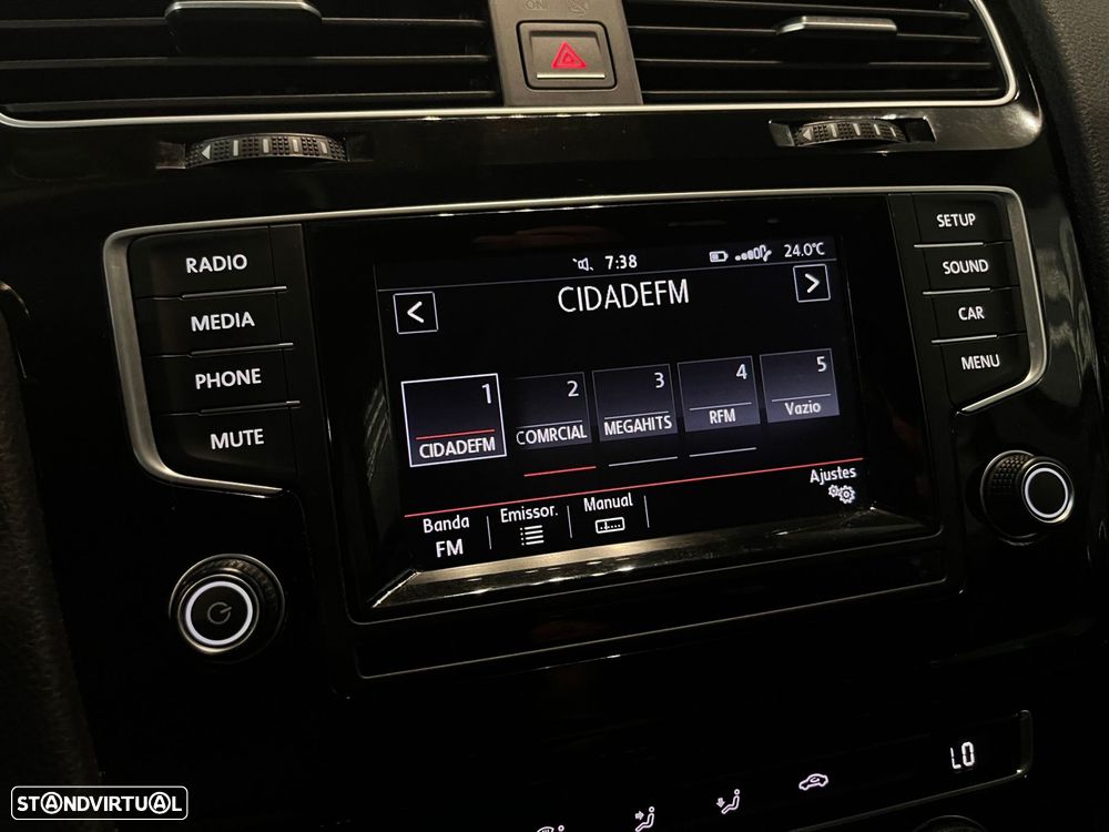 VW Golf 1.6 TDI Highline - 29