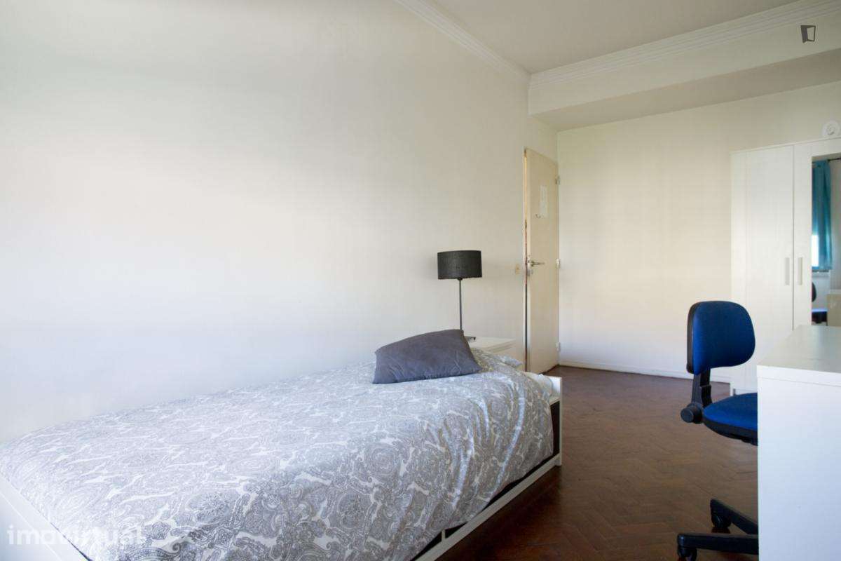 Quarto - localizado em Penha de França Lisbon - Grande imagem: 3/18