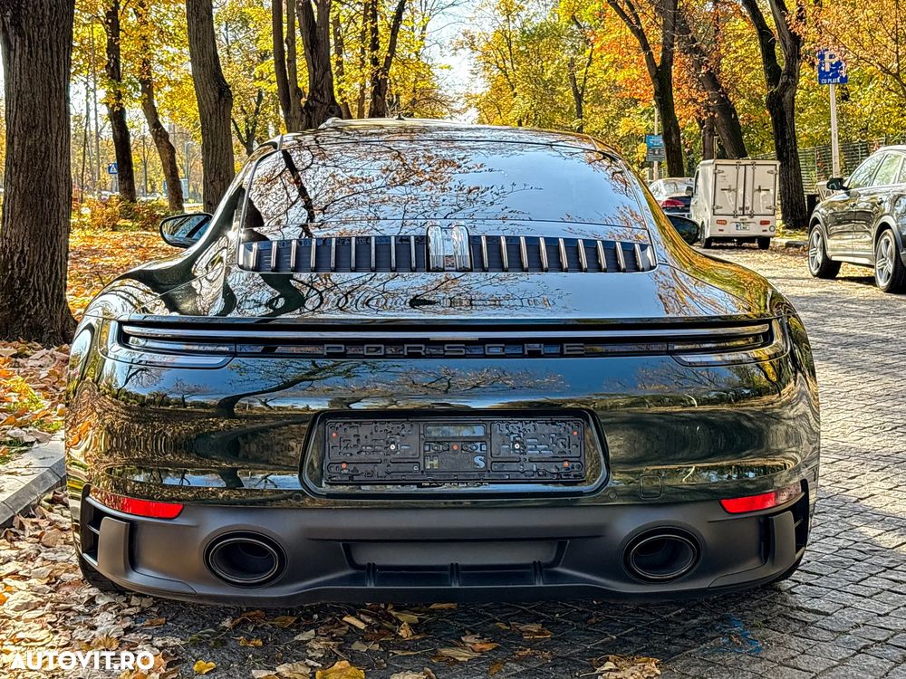 Porsche 911 Carrera 4 GTS PDK - 5