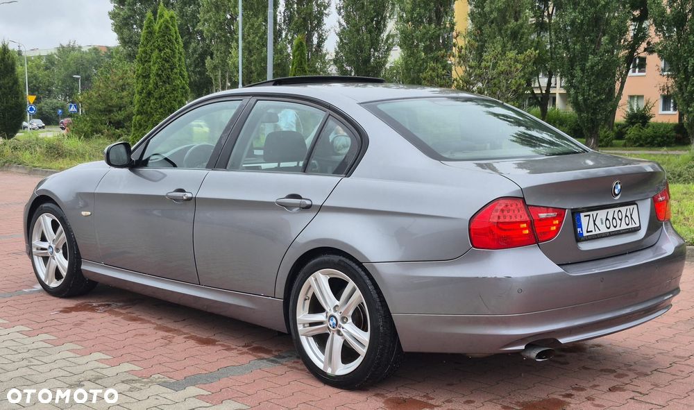 BMW Seria 3 318i - 8