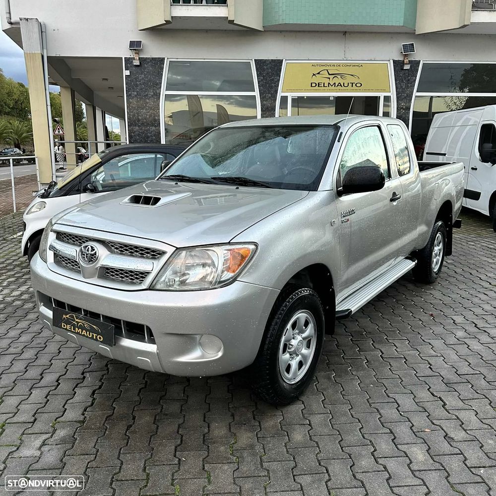 Toyota Hilux 2.5 D-4D CE - 1