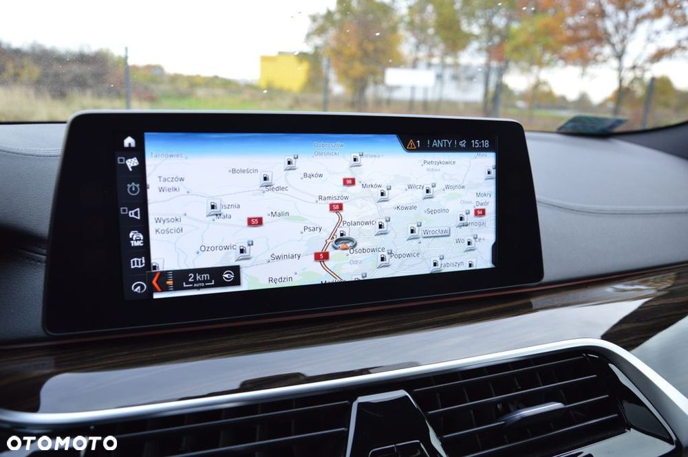 BMW Seria 5 M550i xDrive sport - 19