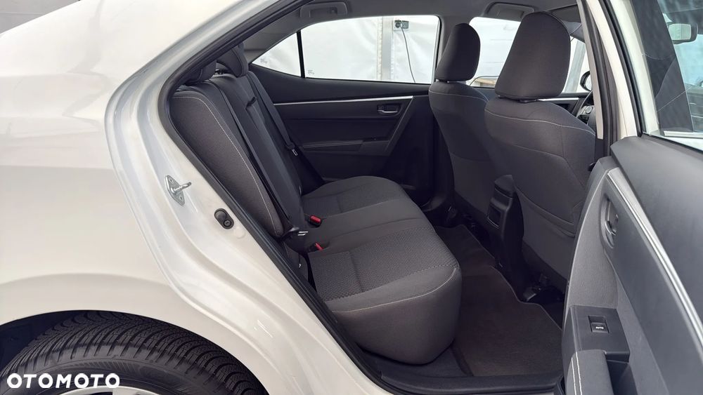 Toyota Corolla 1.6 Comfort - 17