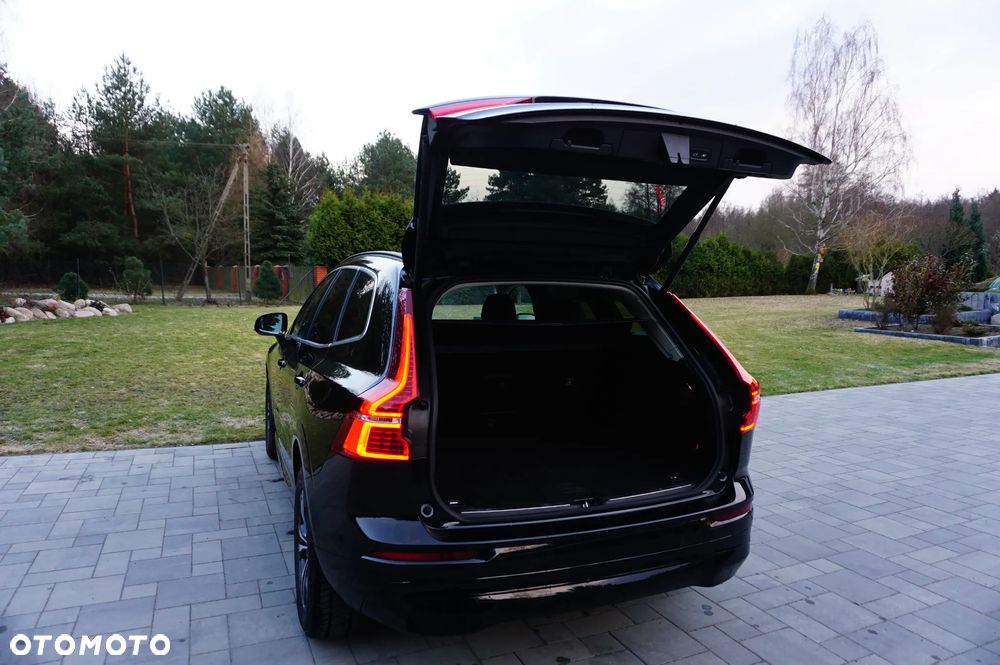 Volvo XC 60 B5 B AWD Momentum Pro - 21