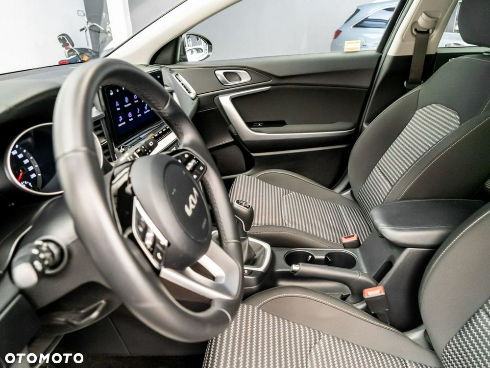 Kia XCeed 1.5 T-GDI M - 20