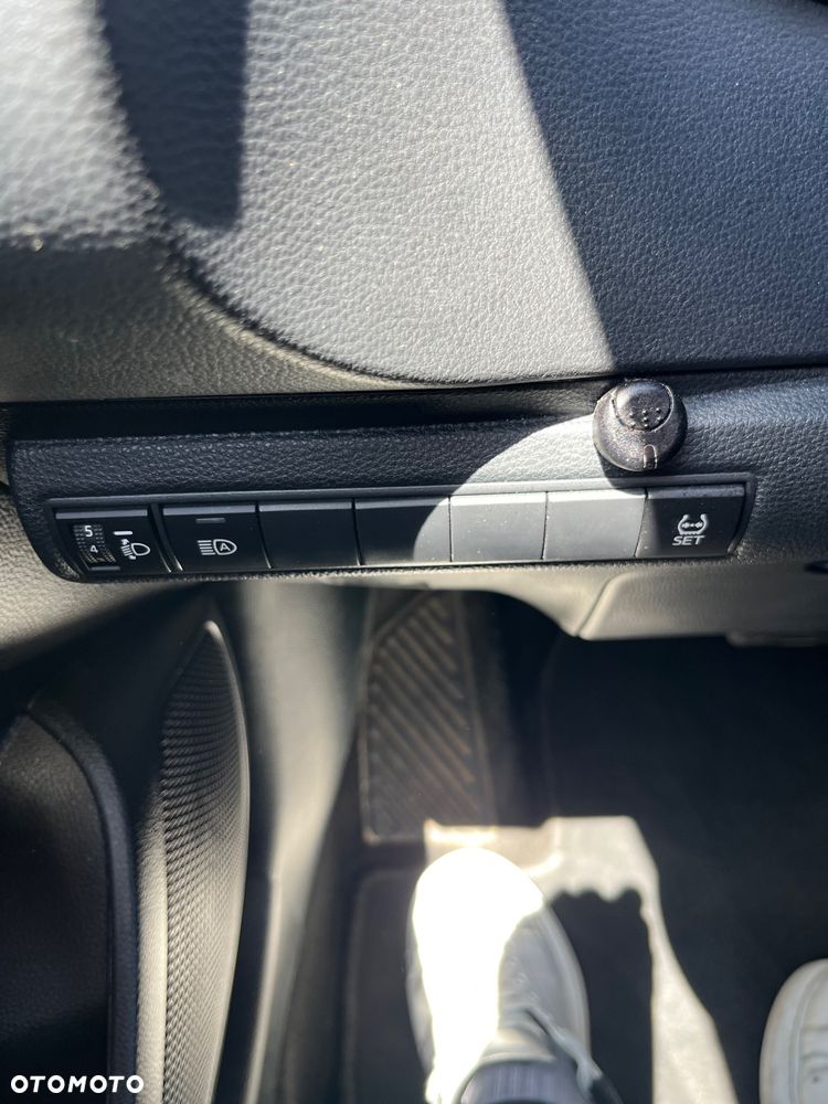 Toyota Corolla - 9