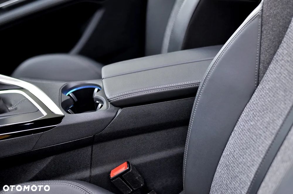 Peugeot 2008 1.5 BlueHDi Allure Pack S&S - 21