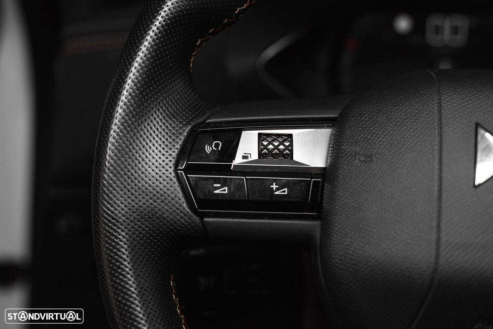 DS DS3 Crossback E-TENSE PERFORMANCE LINE - 15