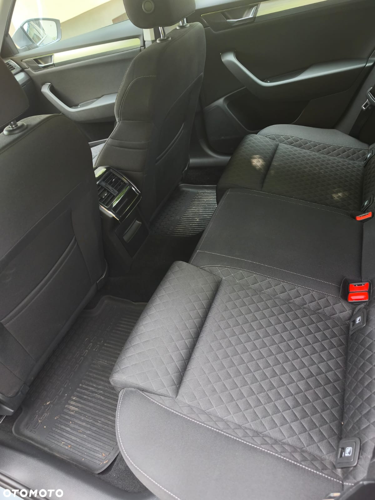 Skoda Superb 1.5 TSI Ambition DSG - 9