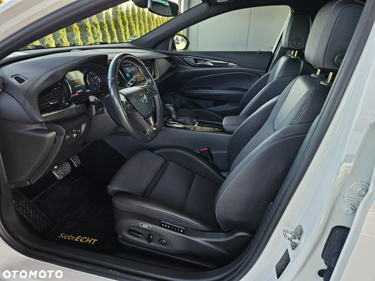 Opel Insignia - 12