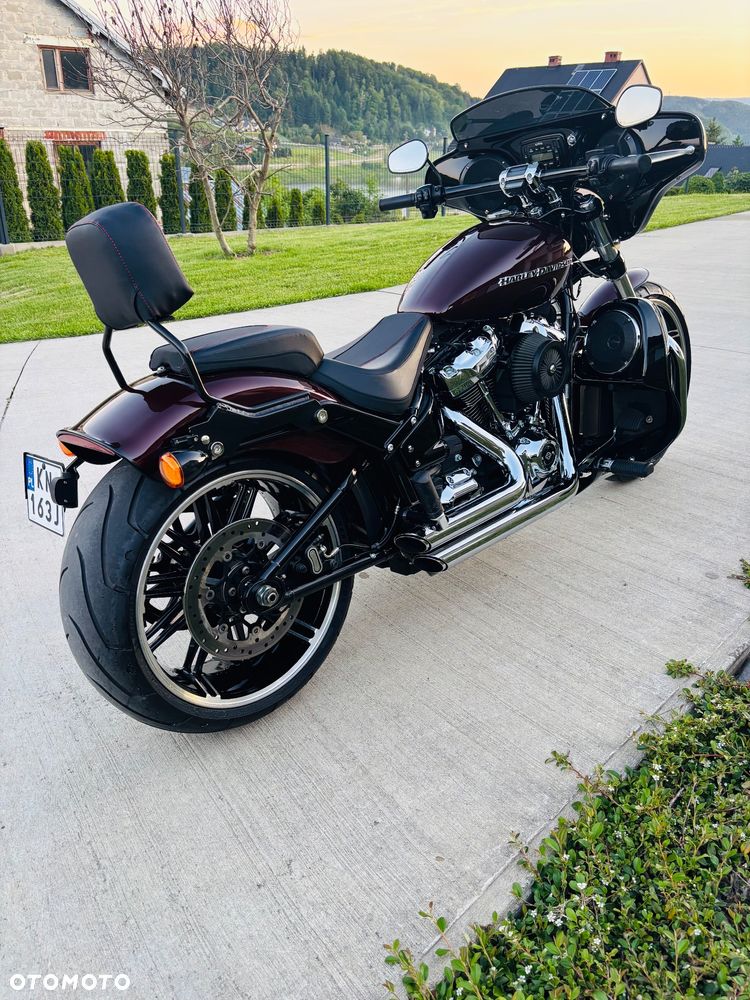 Harley-Davidson Softail Breakout - 4