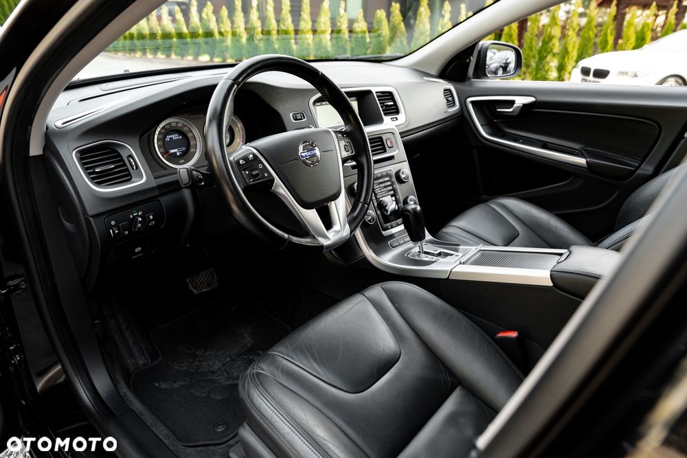 Volvo S60 D5 AWD Geartronic RDesign - 17