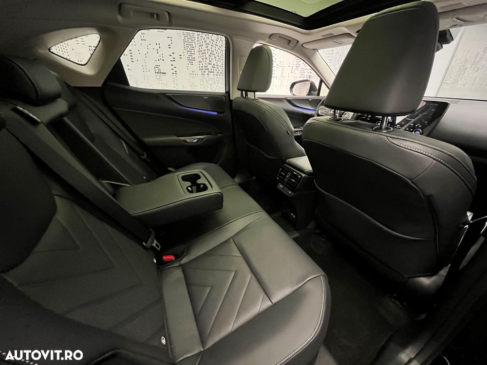 Lexus Seria NX 450h+ AWD CVT PHEV Luxury - 32