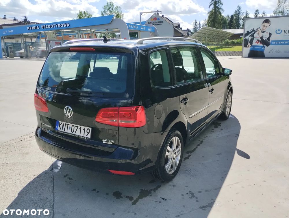 Volkswagen Touran 2.0 TDI Highline - 4