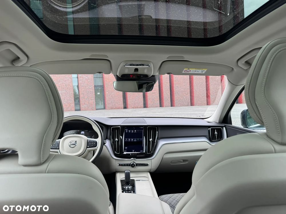 Volvo XC 60 T6 Plug-In Hybrid AWD Inscription - 23