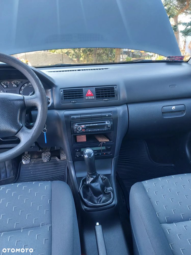 Skoda Octavia 1.6 Tour - 21
