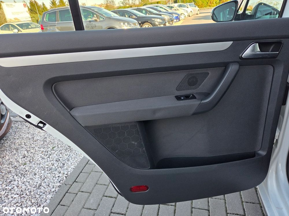 Volkswagen Touran 1.6 TDI DPF BlueMotion Technology Comfortline - 24
