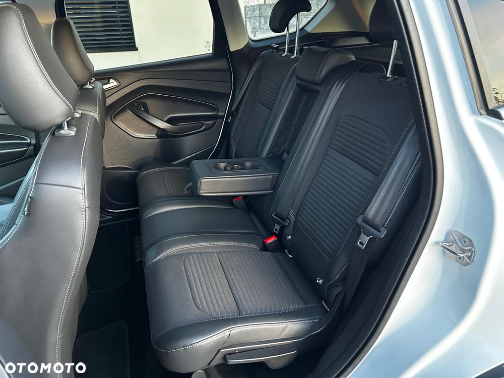 Ford Kuga 2.0 TDCi 4x4 Titanium - 32