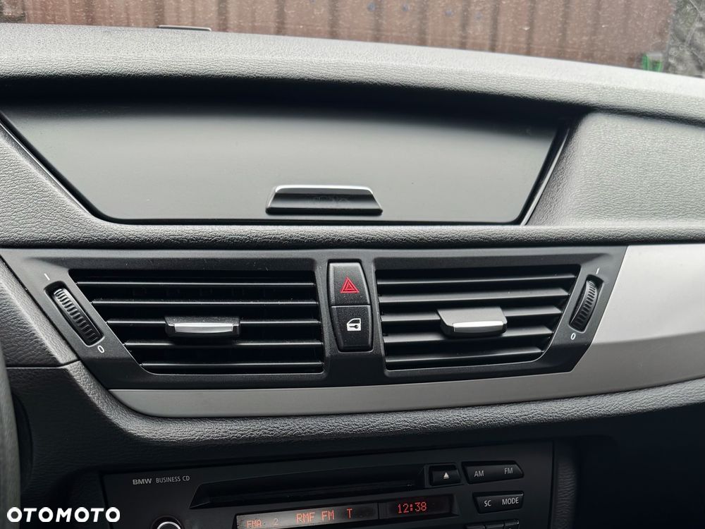 BMW X1 sDrive18i - 15