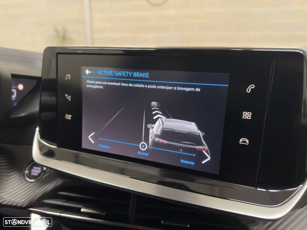 Peugeot 2008 1.2 PureTech Allure Pack - 21