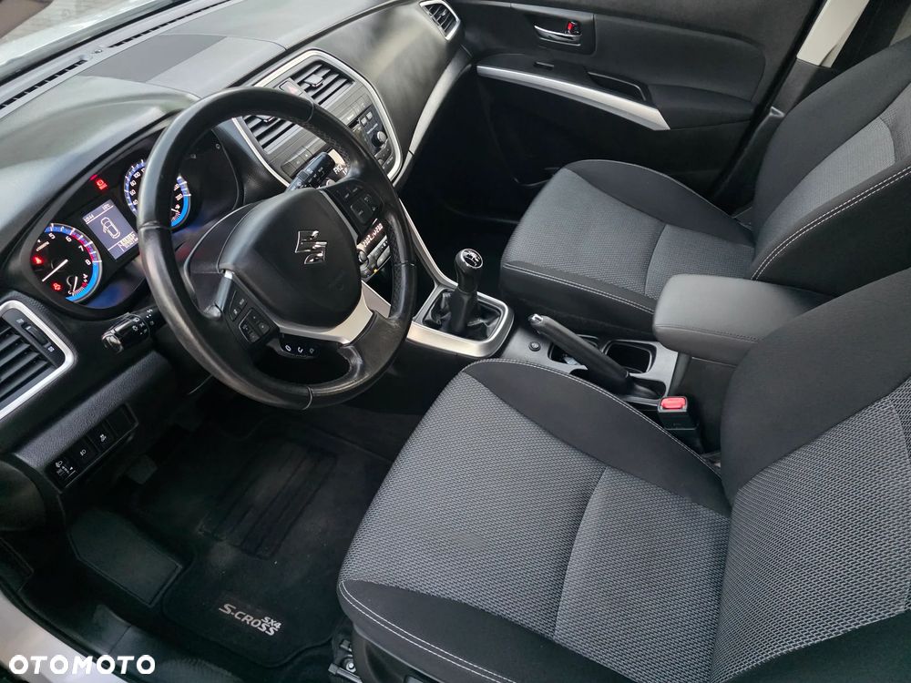 Suzuki SX4 1.6 VVT 4x2 Comfort - 17