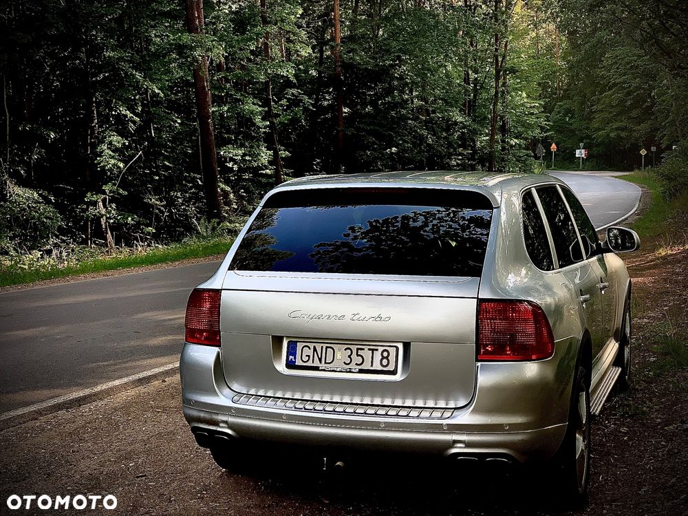 Porsche Cayenne - 1