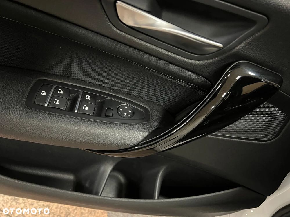 BMW Seria 1 118i GPF Sport Line - 8