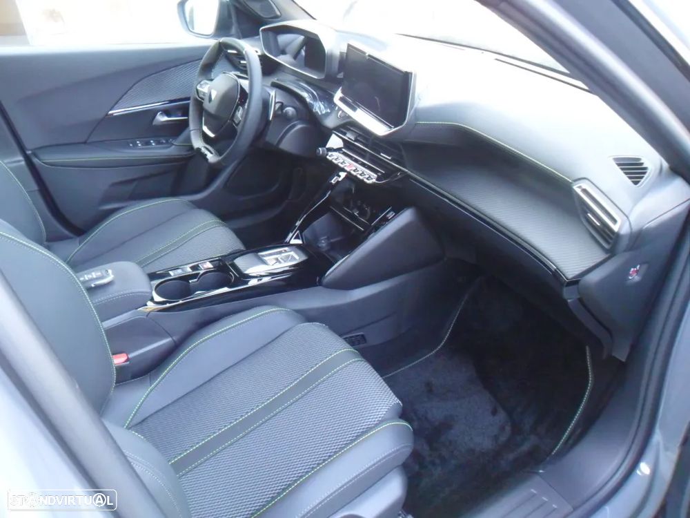 Peugeot 2008 1.2 Hybrid GT e-DCS6 - 8