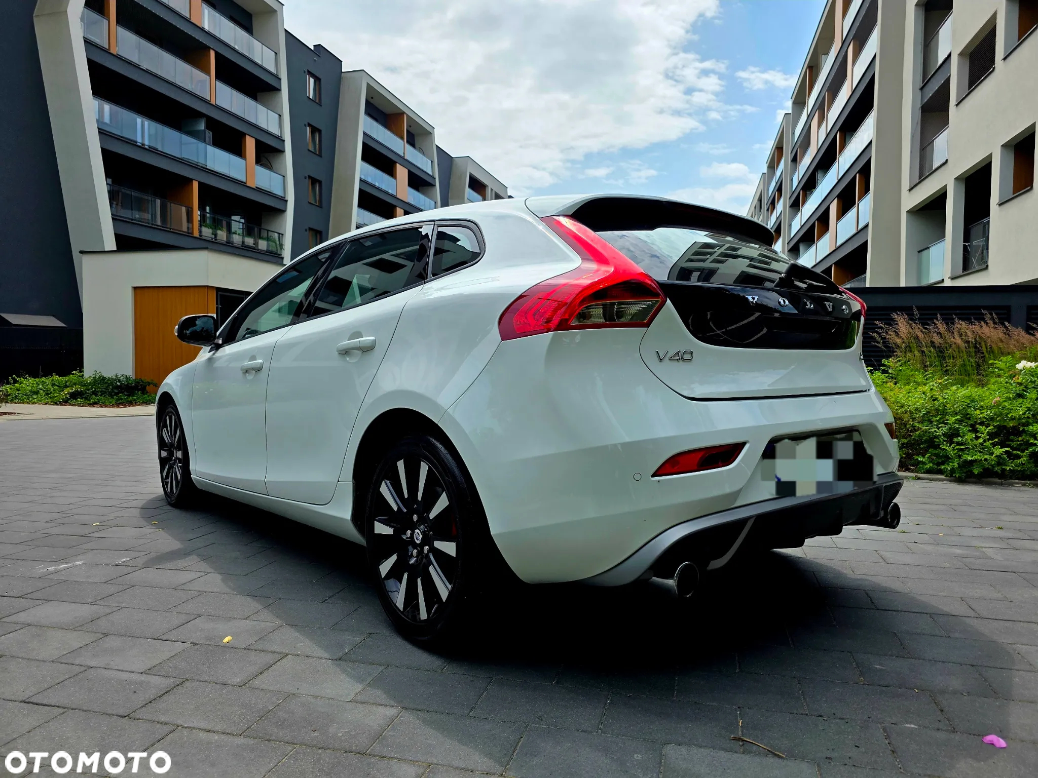 Volvo V40 D2 R-Design Summum - 5