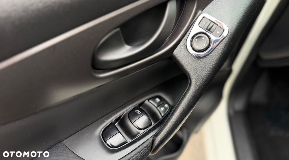 Nissan Qashqai 1.6 Visia - 27