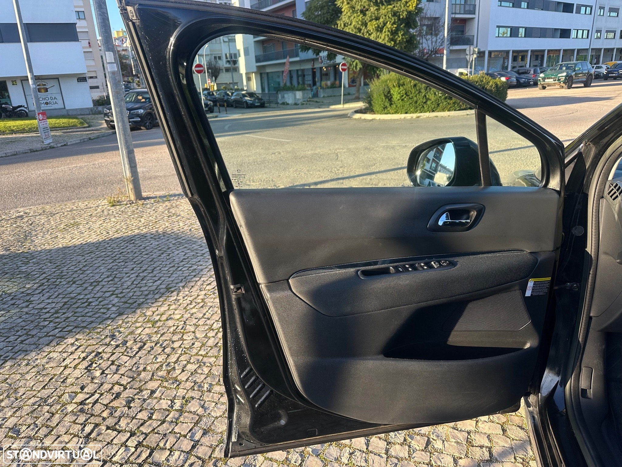 Peugeot 3008 2.0 HDi Hybrid4 99g - 17
