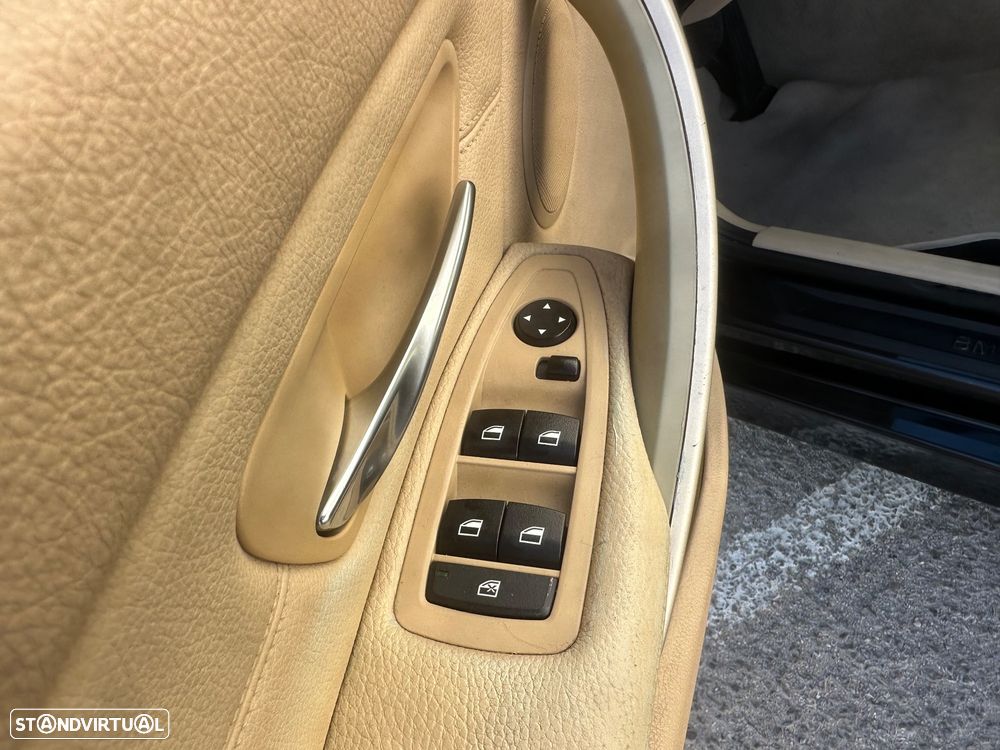 BMW 318 d Auto Line Luxury - 13