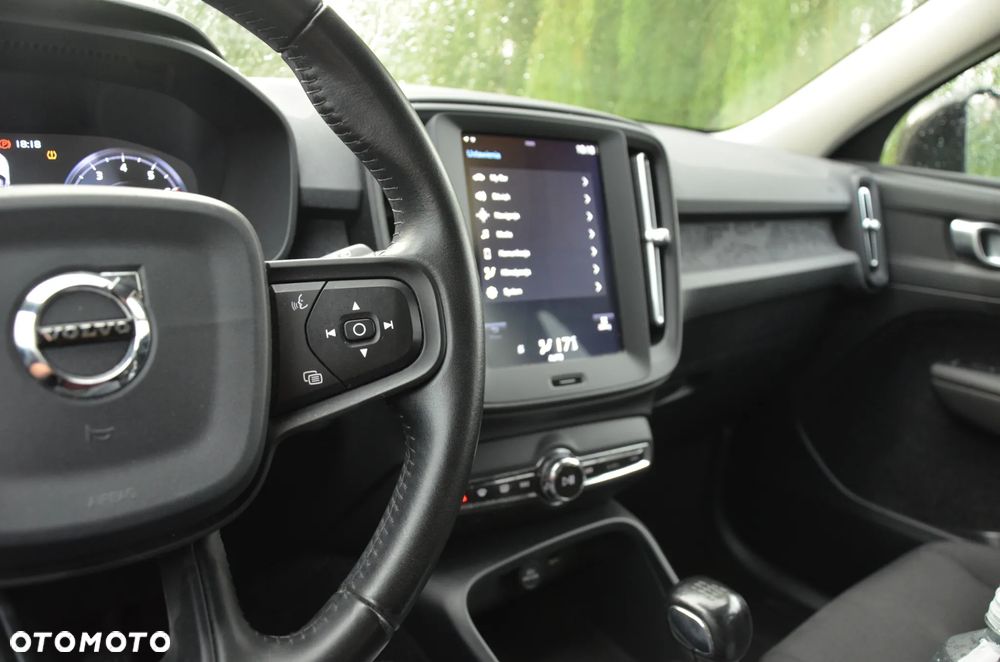 Volvo XC 40 T3 Momentum - 29