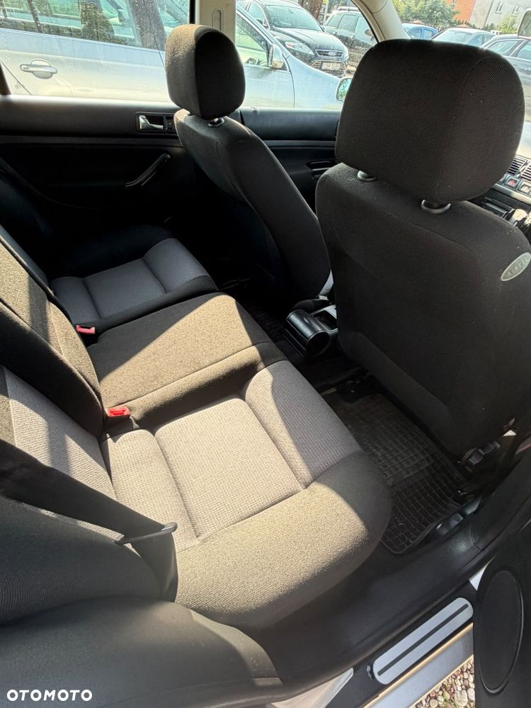 Volkswagen Golf - 5