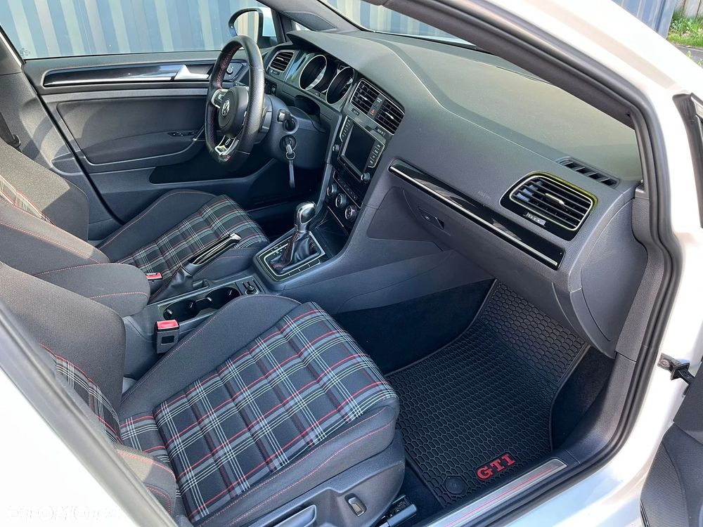 Volkswagen Golf GTI (BlueMotion Technology) DSG - 9