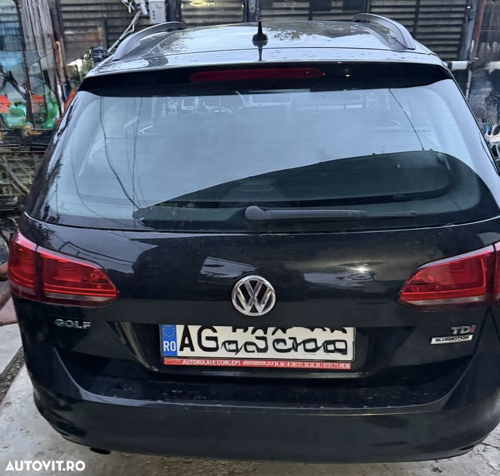 Volkswagen Golf - 2