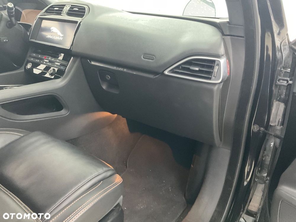 Jaguar F-Pace 20d AWD Prestige - 24