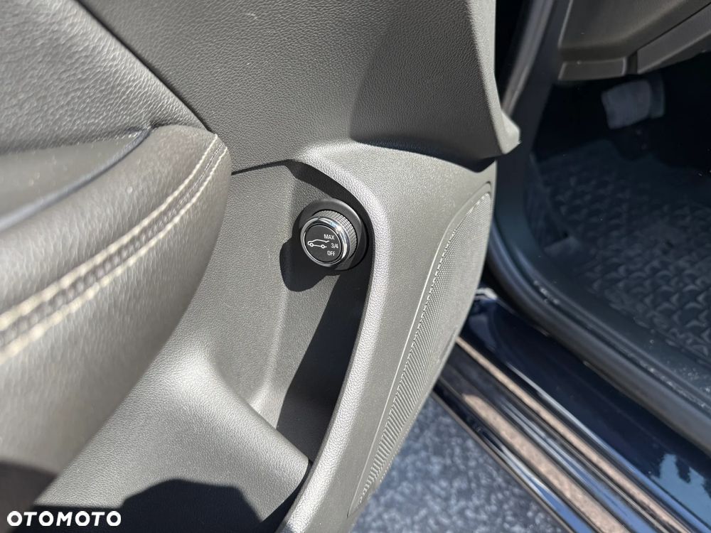 Opel Insignia 2.0 CDTI automatik Business Innovation - 25