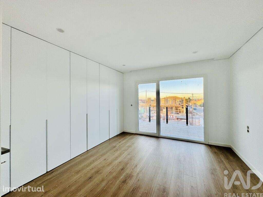 Casa / Villa T4 em Fernão Ferro de 130,00 m2 - Grande imagem: 4/13