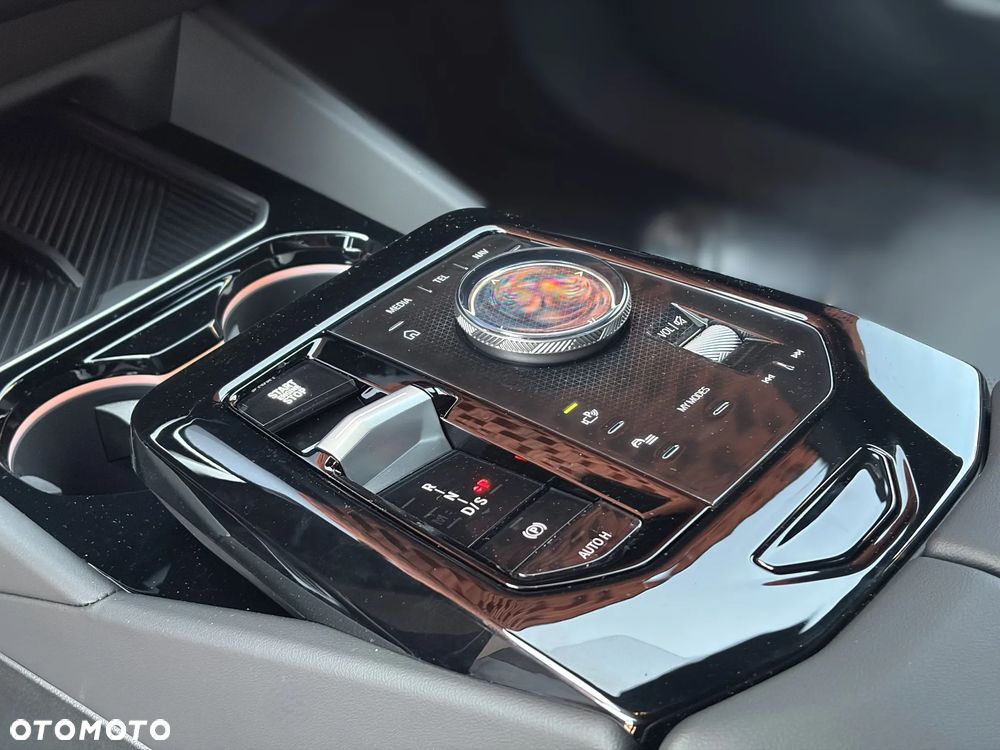 BMW Seria 5 520d xDrive mHEV - 16