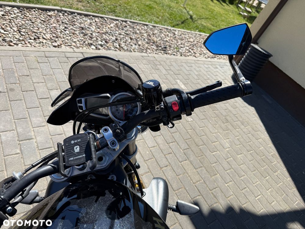 Triumph Street Triple - 5