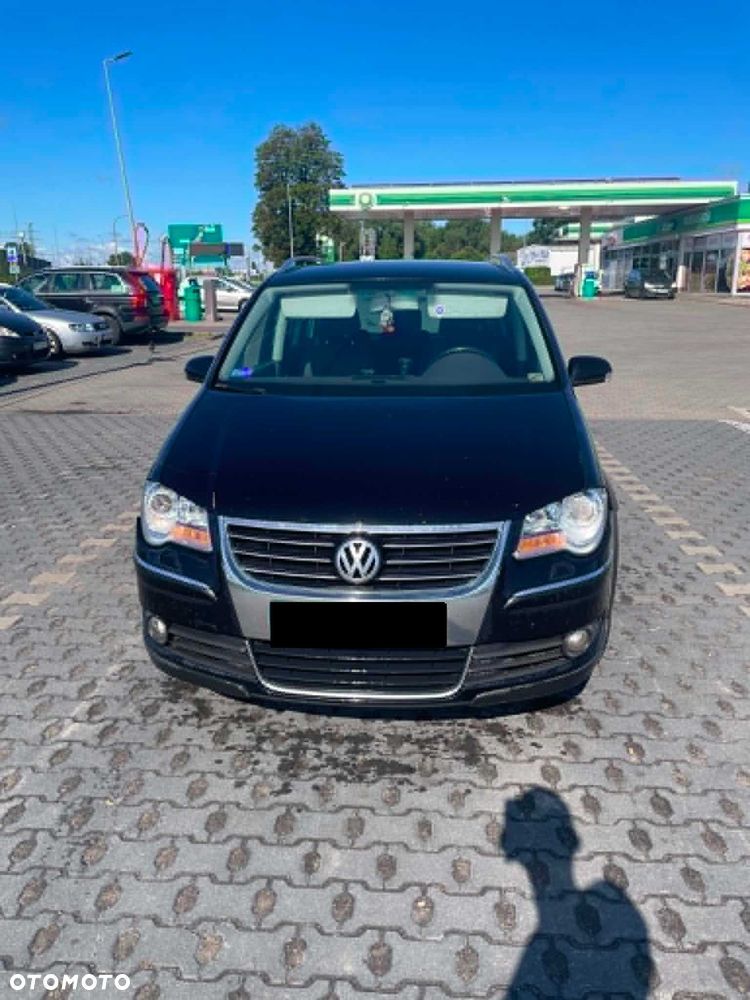 Volkswagen Touran - 1
