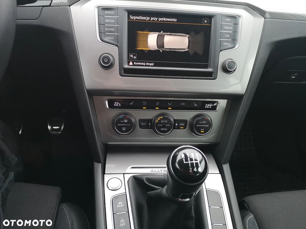 Volkswagen Passat - 12