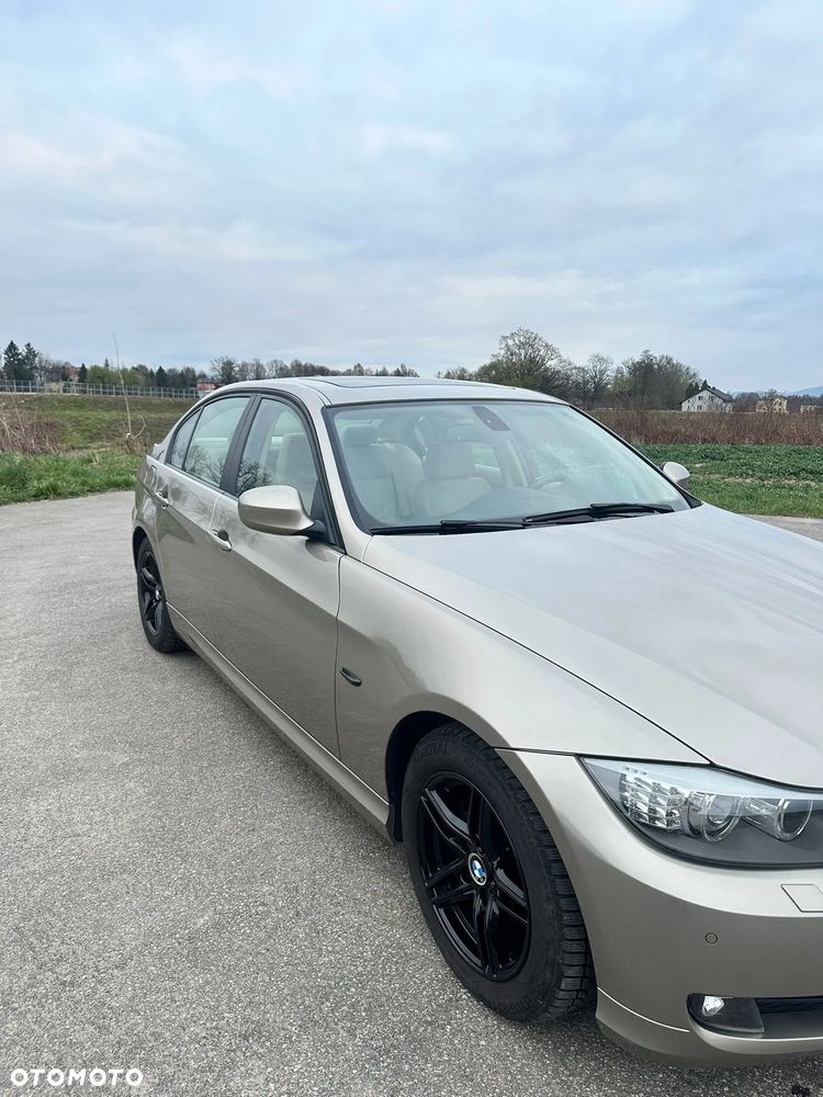 BMW Seria 3 320i - 22