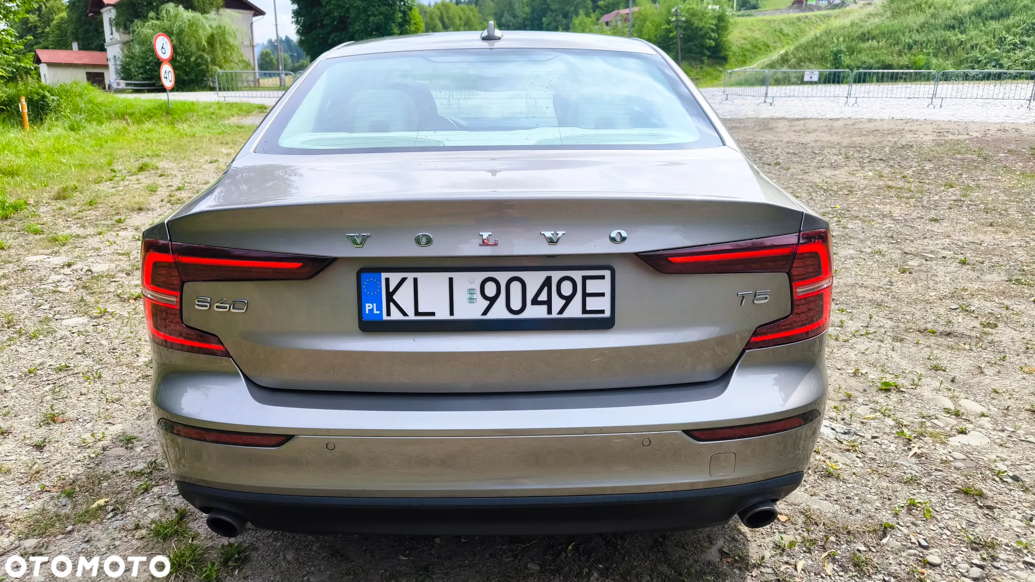 Volvo S60 T5 Momentum Pro - 5