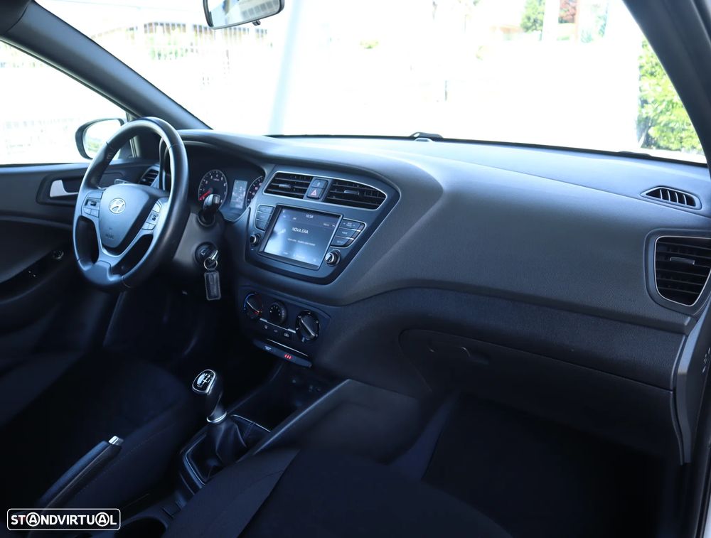 Hyundai i20 - 23