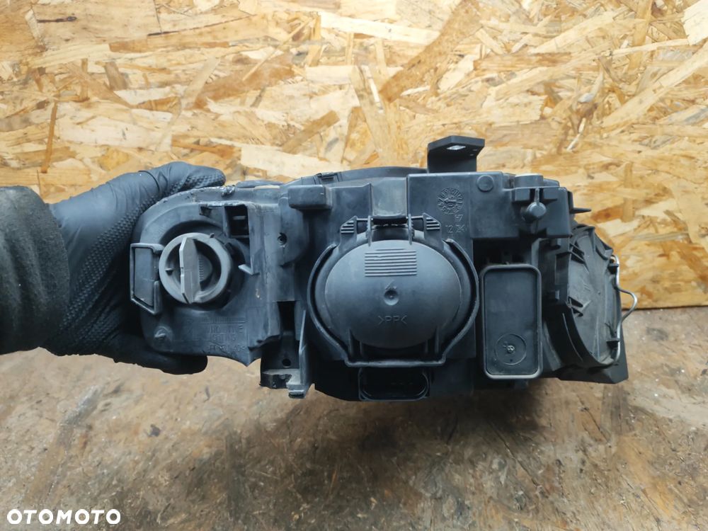 lampa przód lewa ZWYKŁA 8E0941003AJ / 0301219201 EUROPA kompletna do Audi A4 B7 04-08r - 4