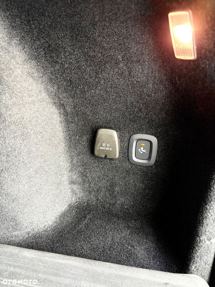 Volvo V60 B4 B Momentum Pro - 22