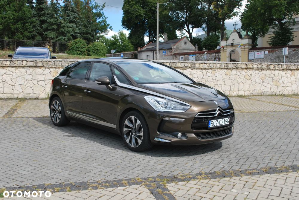 Citroën DS5 HDi 165 SoChic - 10